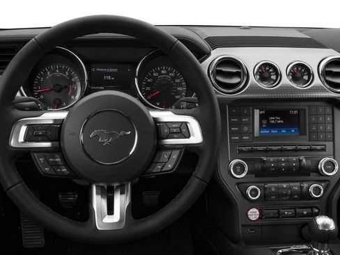 Used 2017 Ford Mustang GT RWD image 7