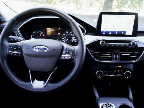 Used 2022 Ford Escape SE w/ Convenience Package image 17