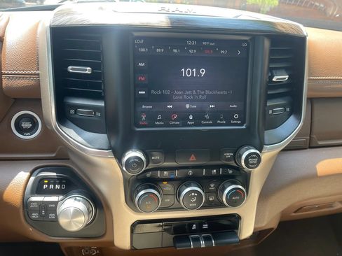 Used 2019 RAM 1500 Laramie AWD/4WD image 15