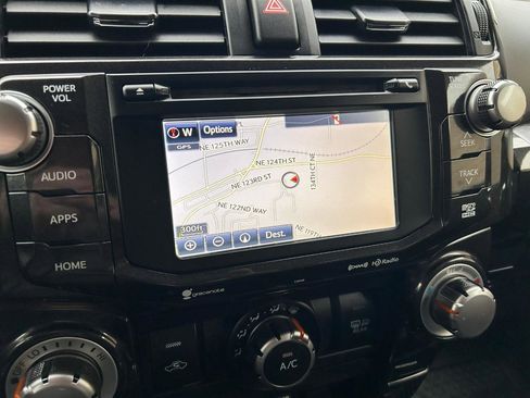 Used 2018 Toyota 4Runner TRD Off-Road Premium AWD/4WD image 17