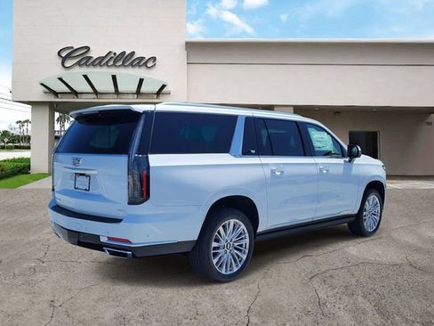 New 2026 Cadillac Escalade ESV Luxury AWD/4WD image 5