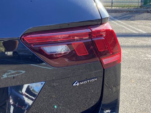 Used 2024 Volkswagen Tiguan SE R-Line image 31