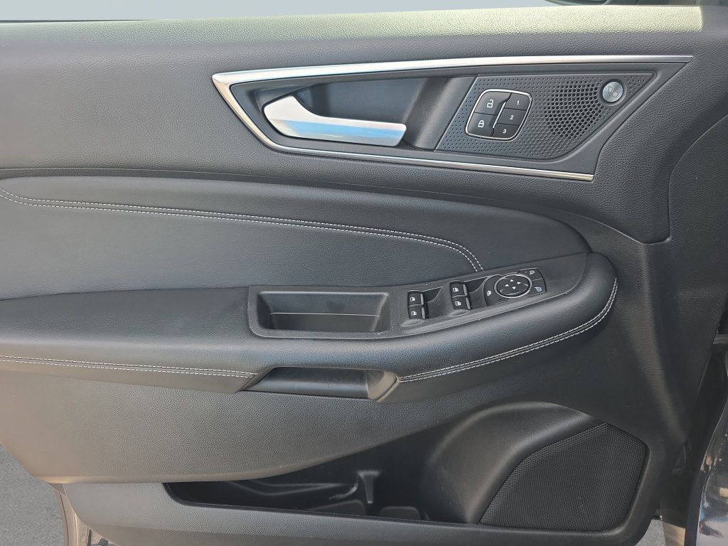 Used 2021 Ford Edge Titanium AWD/4WD image 34