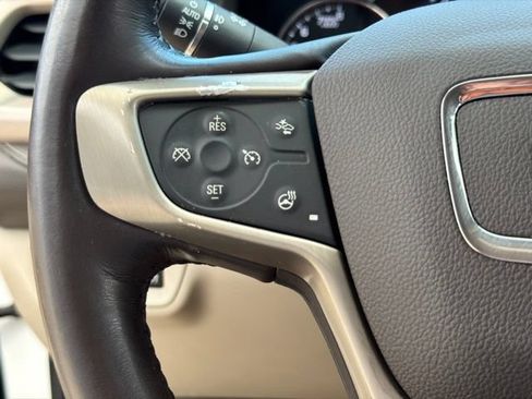 Used 2019 GMC Acadia Denali w/ Technology Package FWD image 26