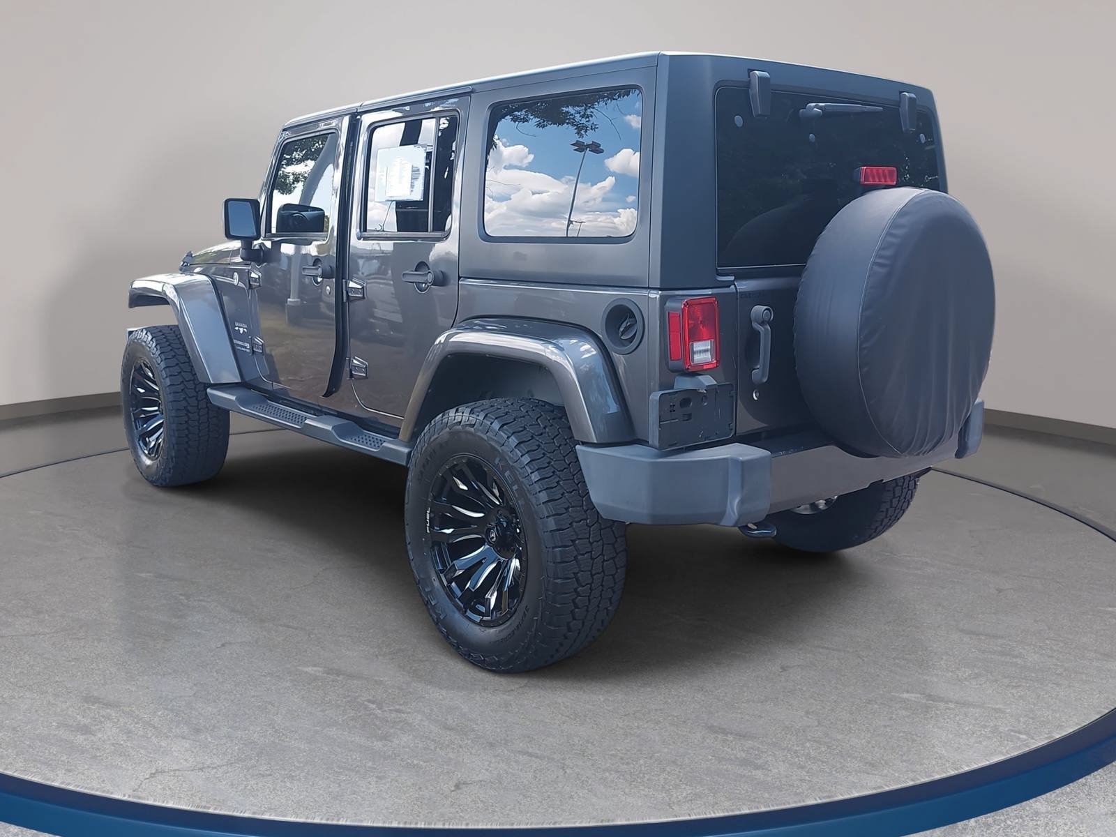 Used 2018 Jeep Wrangler Unlimited Sahara AWD/4WD image 7
