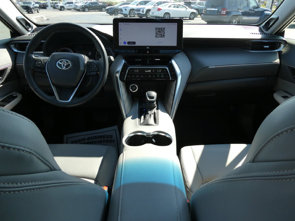 Used 2024 Toyota Venza XLE AWD/4WD image 23