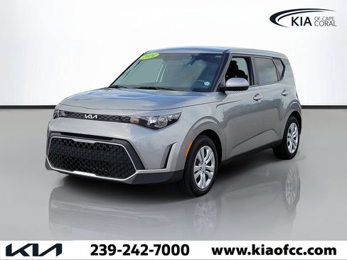 Certified 2024 Kia Soul LX FWD image 3