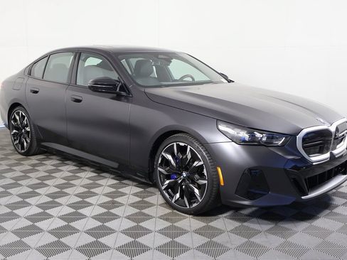 Used 2025 BMW i5 M60 AWD/4WD image 3
