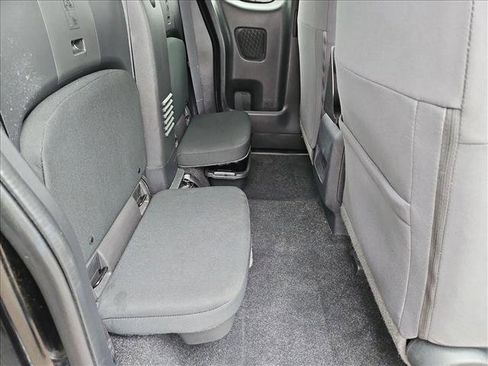 Used 2022 Nissan Frontier S image 24