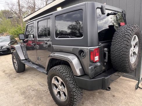 Used 2018 Jeep Wrangler Unlimited Sahara w/ Connectivity Group image 5