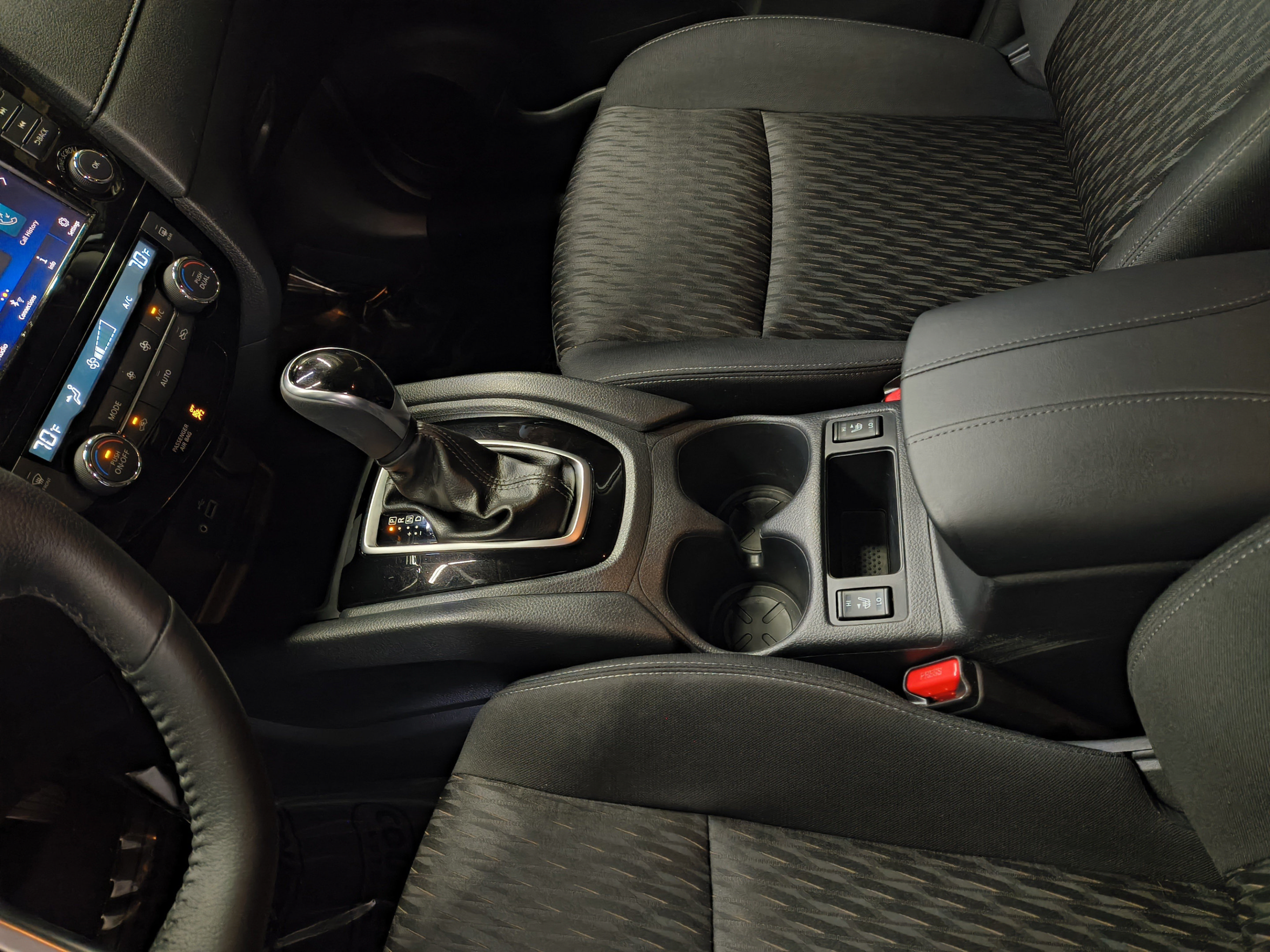 Certified 2020 Nissan Rogue SV FWD image 21