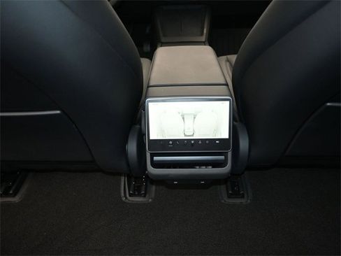 Used 2025 Tesla Model 3 image 17
