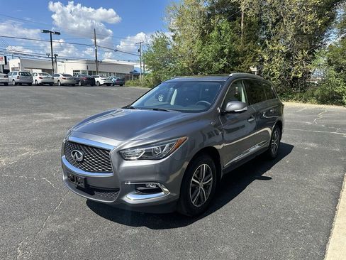 Used 2017 INFINITI QX60 AWD w/ Premium Plus Package image 3