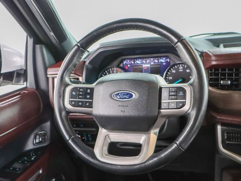 Used 2023 Ford Expedition Limited image 13