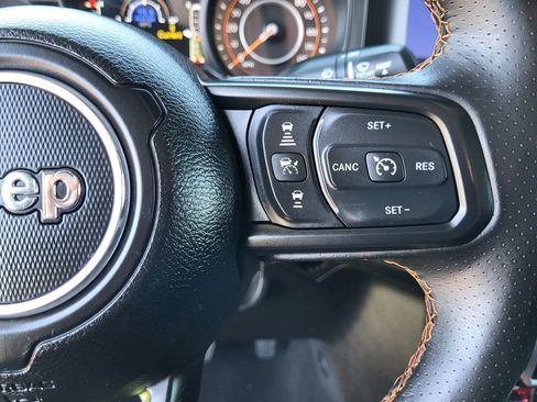 Used 2025 Jeep Gladiator Mojave AWD/4WD image 30