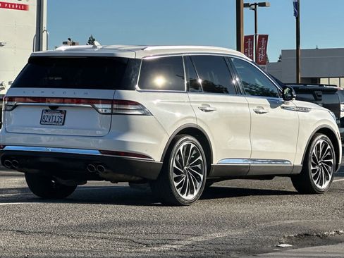 Used 2022 Lincoln Aviator Reserve w/ Equipment Group 201A image 2