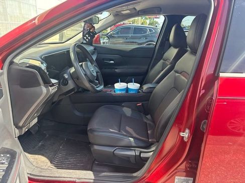 Used 2025 Nissan Kicks SR FWD image 8