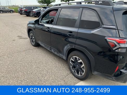 Used 2025 Subaru Forester Premium AWD/4WD image 2