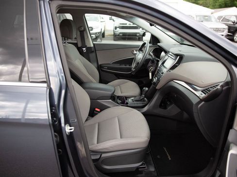 Used 2018 Hyundai Santa Fe SE AWD/4WD image 23