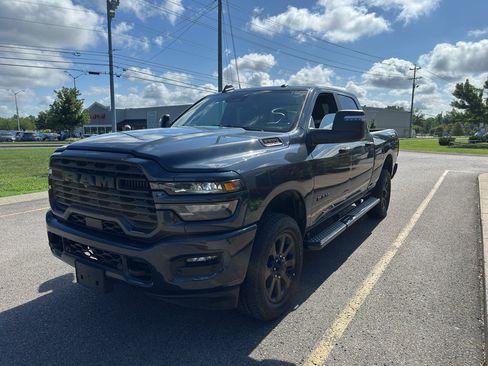 Used 2025 RAM 2500 Big Horn AWD/4WD image 8