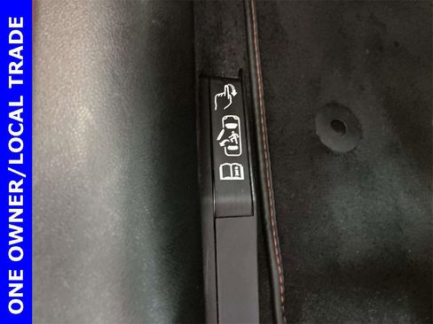 Used 2023 Chevrolet Corvette Stingray Premium Conv w/ Z51 Performance Package image 17