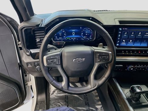 Used 2023 Chevrolet Silverado 1500 LT Trail Boss w/ LT Trail Boss Premium Package AWD/4WD image 11