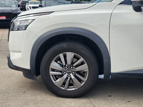 Used 2025 Nissan Pathfinder SV FWD image 8