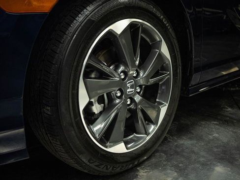 Used 2024 Honda Odyssey Elite image 3