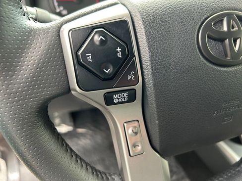 Used 2022 Toyota 4Runner SR5 Premium image 17