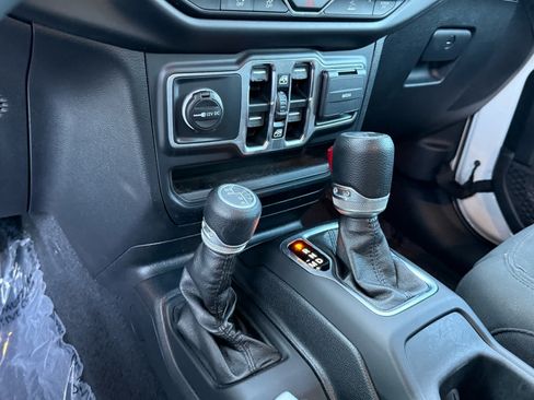 Used 2021 Jeep Wrangler Unlimited Sport AWD/4WD image 21