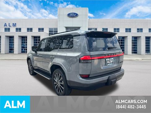 Used 2025 Lexus GX 550 w/ Accessory Package (2T) image 8