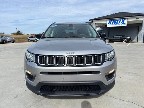 Used 2019 Jeep Compass Sport image 9