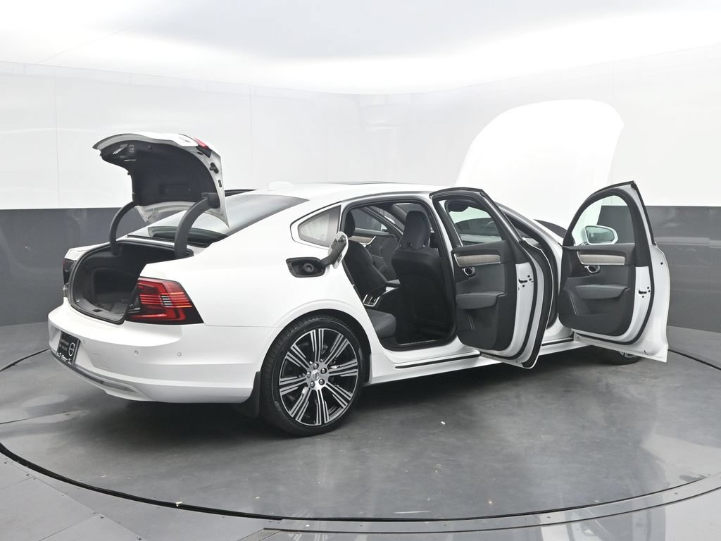 Certified 2022 Volvo S90 B6 Inscription w/ Advanced Package AWD/4WD image 37