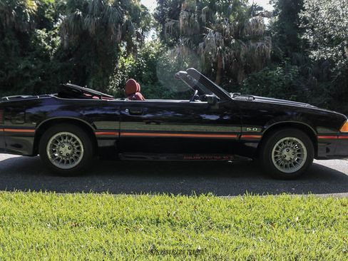 Used 1988 Ford Mustang GT RWD image 9