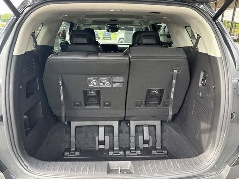 Used 2025 Kia Carnival SX Prestige FWD image 17