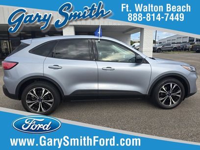 Used 2022 Ford Escape SE w/ SE Sport Appearance Package