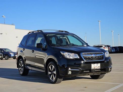Used 2017 Subaru Forester 2.5i Premium image 2