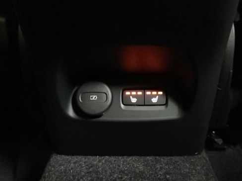 Used 2025 Volvo XC40 B5 Plus w/ Protection Package Premier AWD/4WD image 30