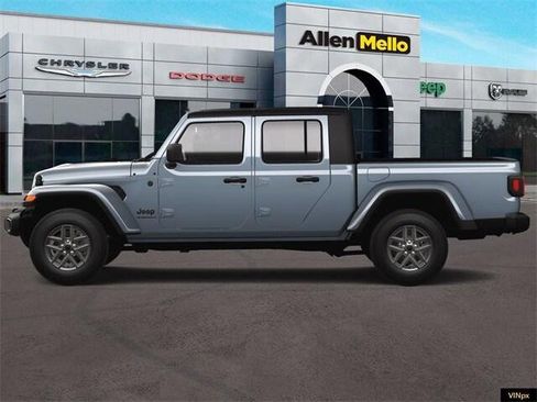New 2025 Jeep Gladiator Sport image 3