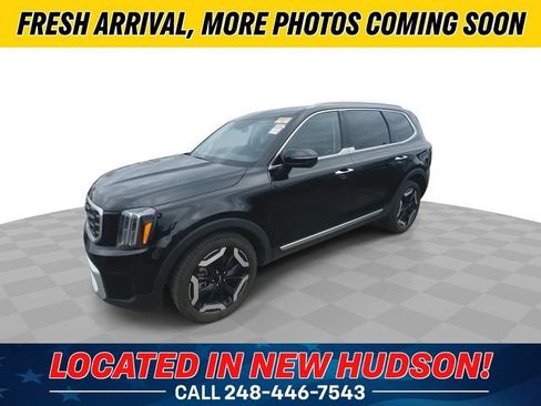 Used 2025 Kia Telluride S image 3
