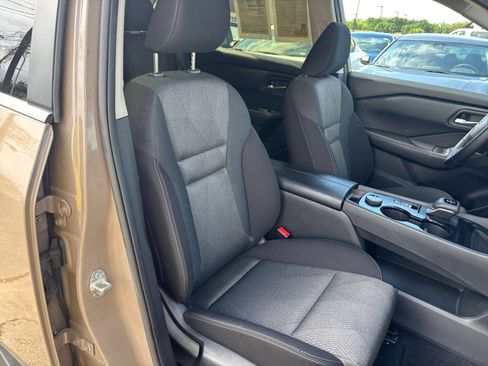 Used 2025 Nissan Rogue SV AWD/4WD image 38