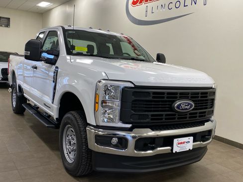 New 2026 Ford F250 XL w/ XL Chrome Package image 2