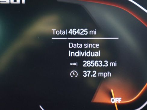 Used 2023 BMW M550i xDrive w/ Executive Package image 17