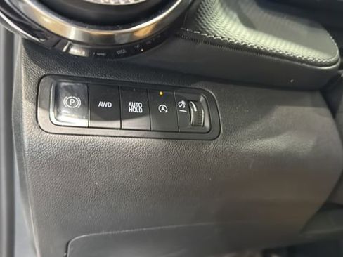 Used 2025 Chevrolet Equinox LT image 34