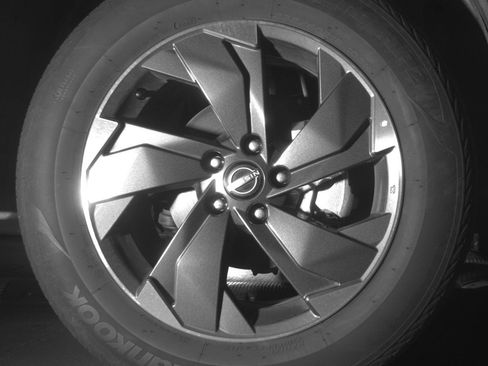 Used 2025 Nissan Rogue SV image 13