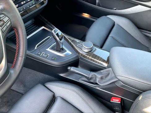 Used 2018 BMW 230i Coupe image 18