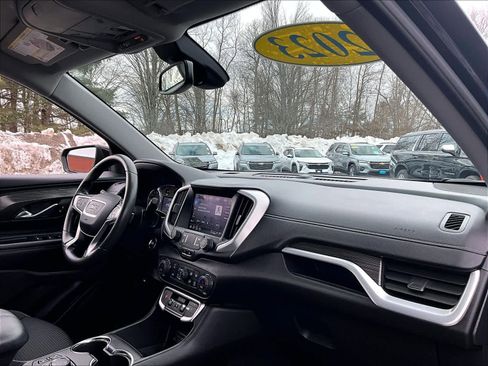 Used 2023 GMC Terrain SLE w/ Driver Convenience Package image 21