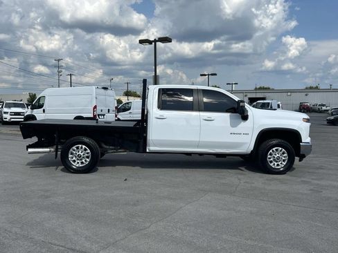 Used 2024 Chevrolet Silverado 2500 LT w/ Convenience Package AWD/4WD image 2