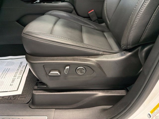 Used 2025 GMC Yukon Denali w/ Sun & Power Step Package AWD/4WD image 19