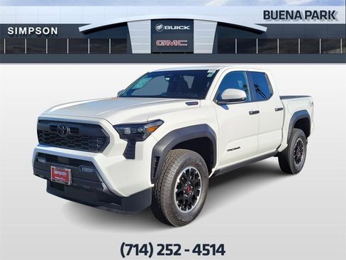 Used 2025 Toyota Tacoma TRD Off-Road w/ TRD Off Road Upgrade Package image 4
